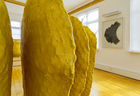 <h1>Städtische Galerie Ehingen</h1><p>Goldgelbes Bienenwachs schafft eine weiche  und zugleich leuchtende Oberfläche</p>