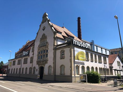 <h1>Kunstmuseum Heidenheim</h1><p>Das schöne Kunstmuseum der Stadt Heidenheim. Weithin sichtbar leuchten die effektvollen Ausstellungsbanner und Plakate</p>